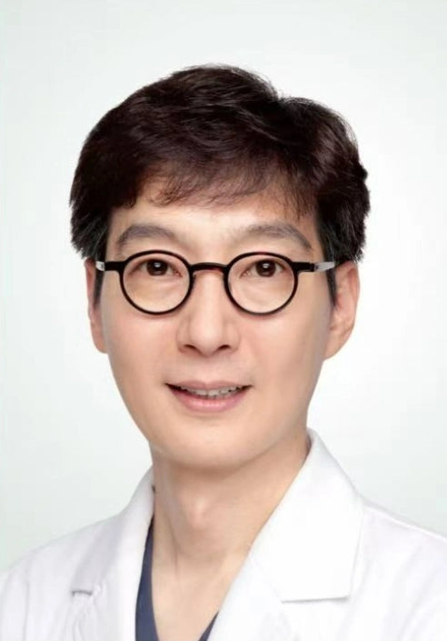 Dr. Yonghyuk Park – DDS, Ph.D., Head of Americas Division & Implant Specialist at Smile Dentistry